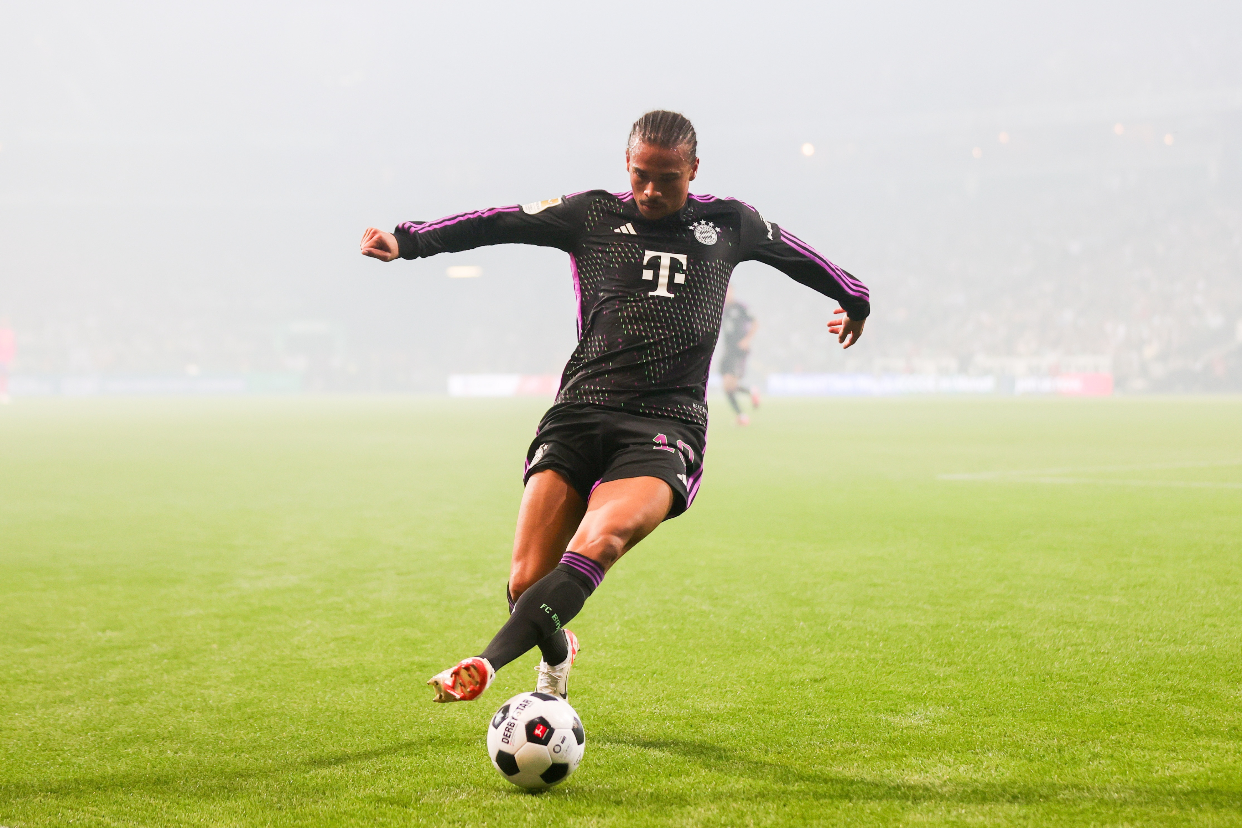 包含切尔西新秀创造历史，英超新星蓬勃发展的词条