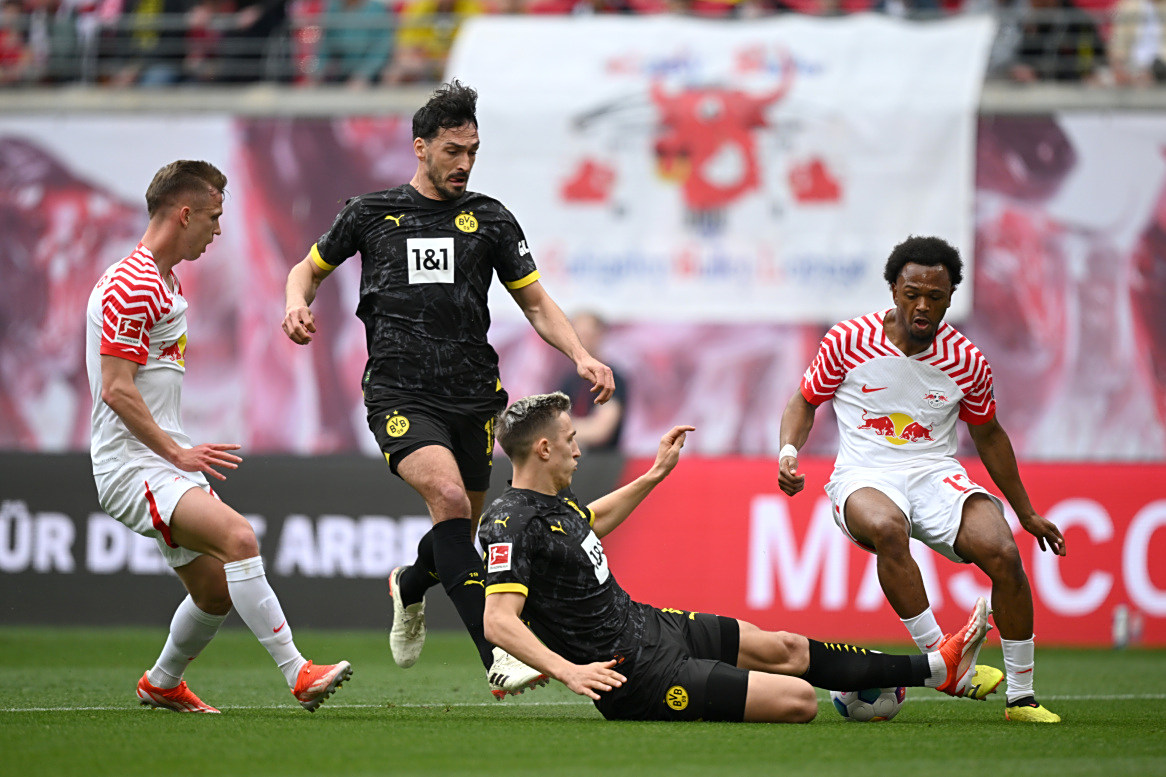 包含霍芬海姆以微弱优势击败汉堡的词条