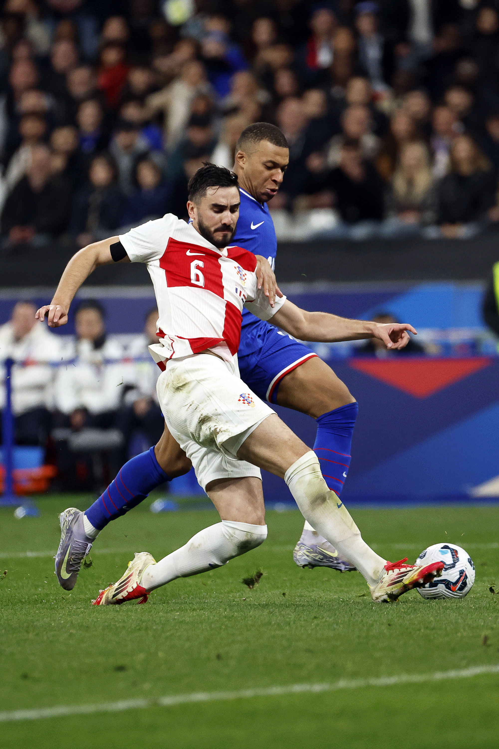 包含欧国联比赛决赛，谁将成为赛场上的新星？的词条