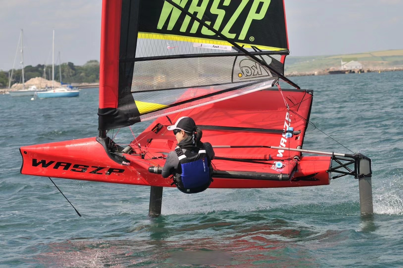 开云体育官方-新西兰帆船选手勇夺冠军，完美表现