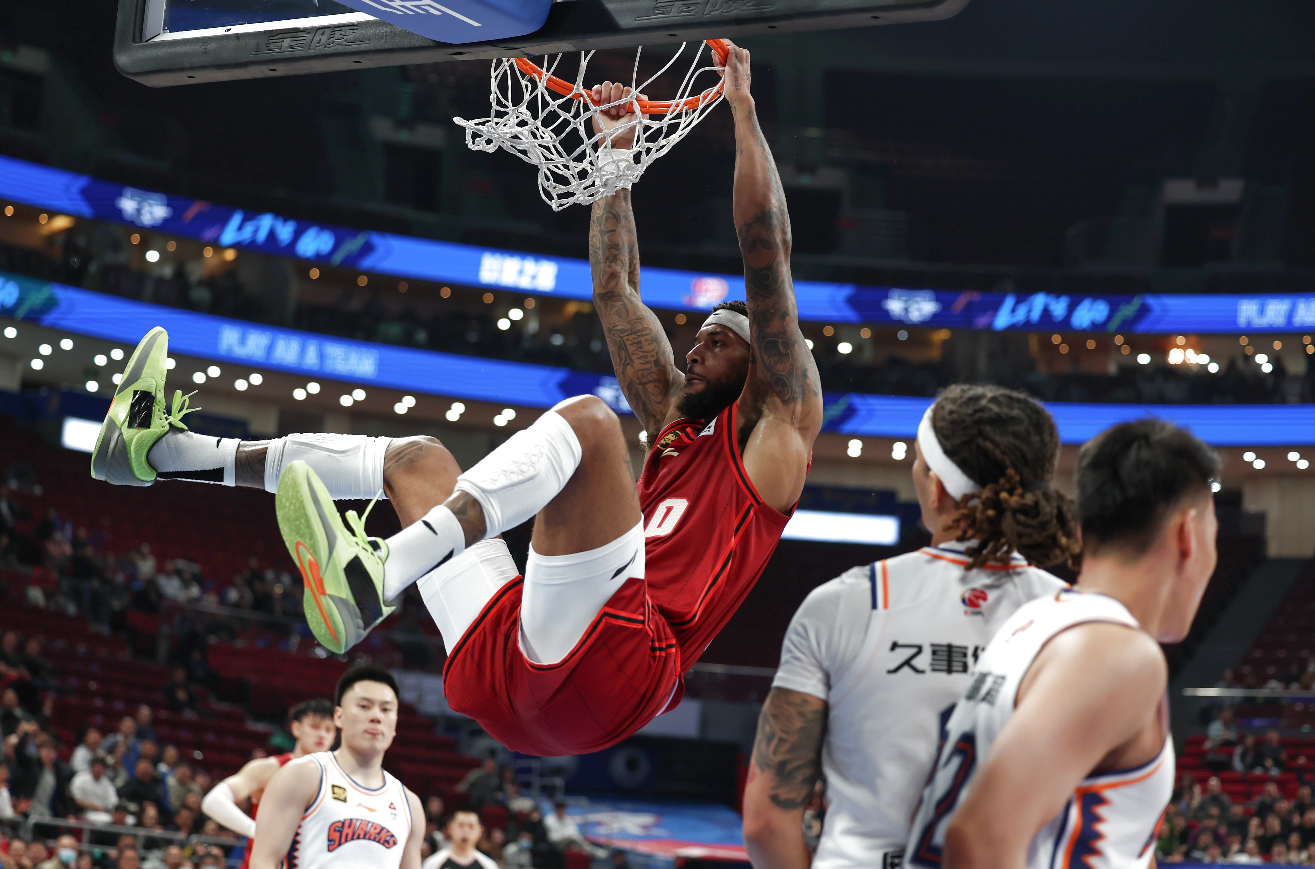 开云体育娱乐-关于CBA比赛惊险一幕令人回味无穷的信息