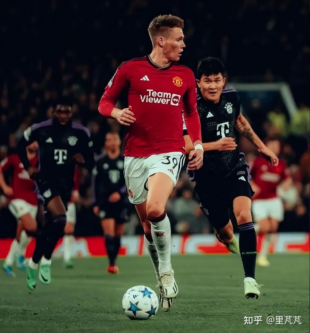 曼联逆袭拜仁慕尼黑,艰难晋级 曼联逆袭拜仁慕尼黑,艰难晋级