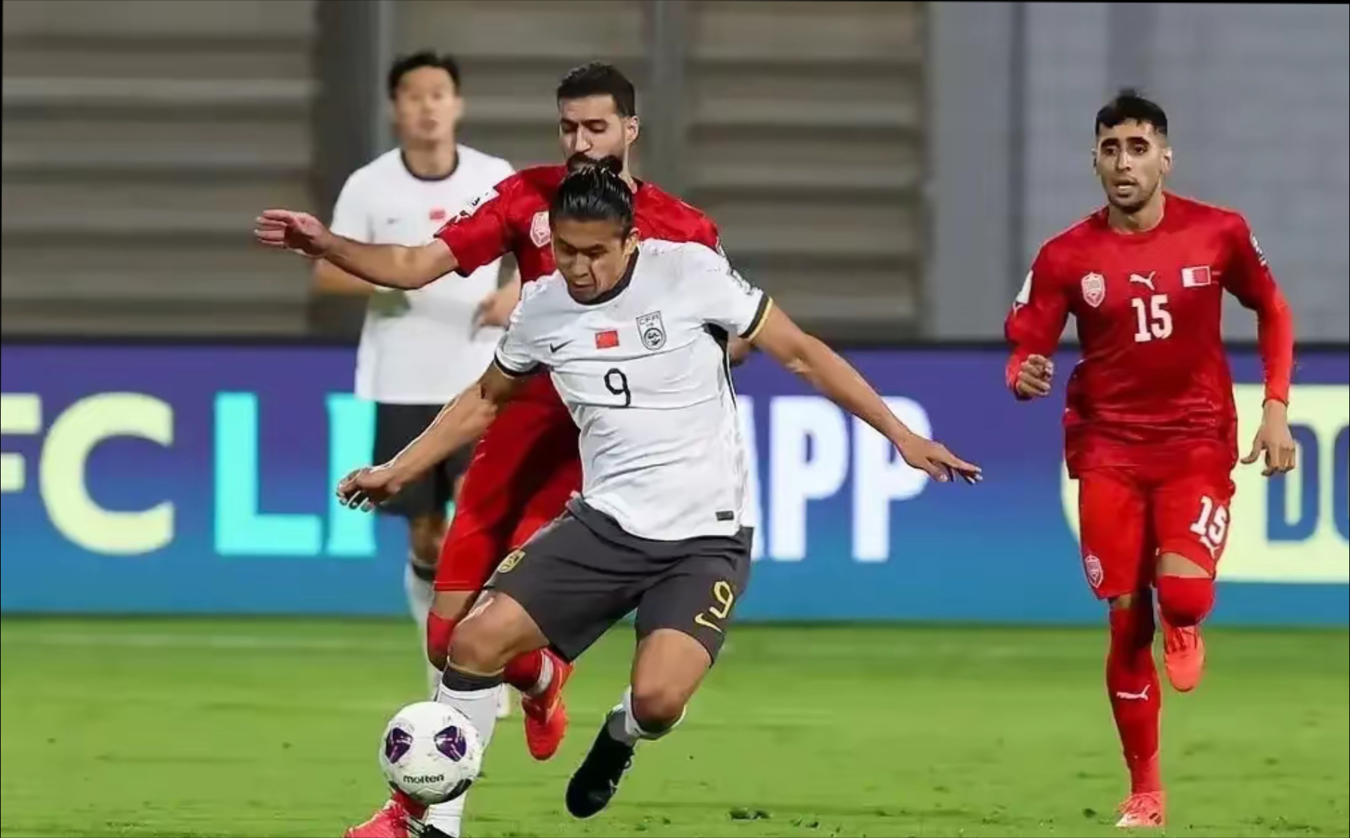 本轮比赛震撼人心,胜负难以预料 本轮比赛震撼人心,胜负难以预料